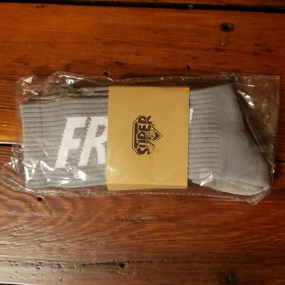 SuperFresh Gray "FRESH" Socks